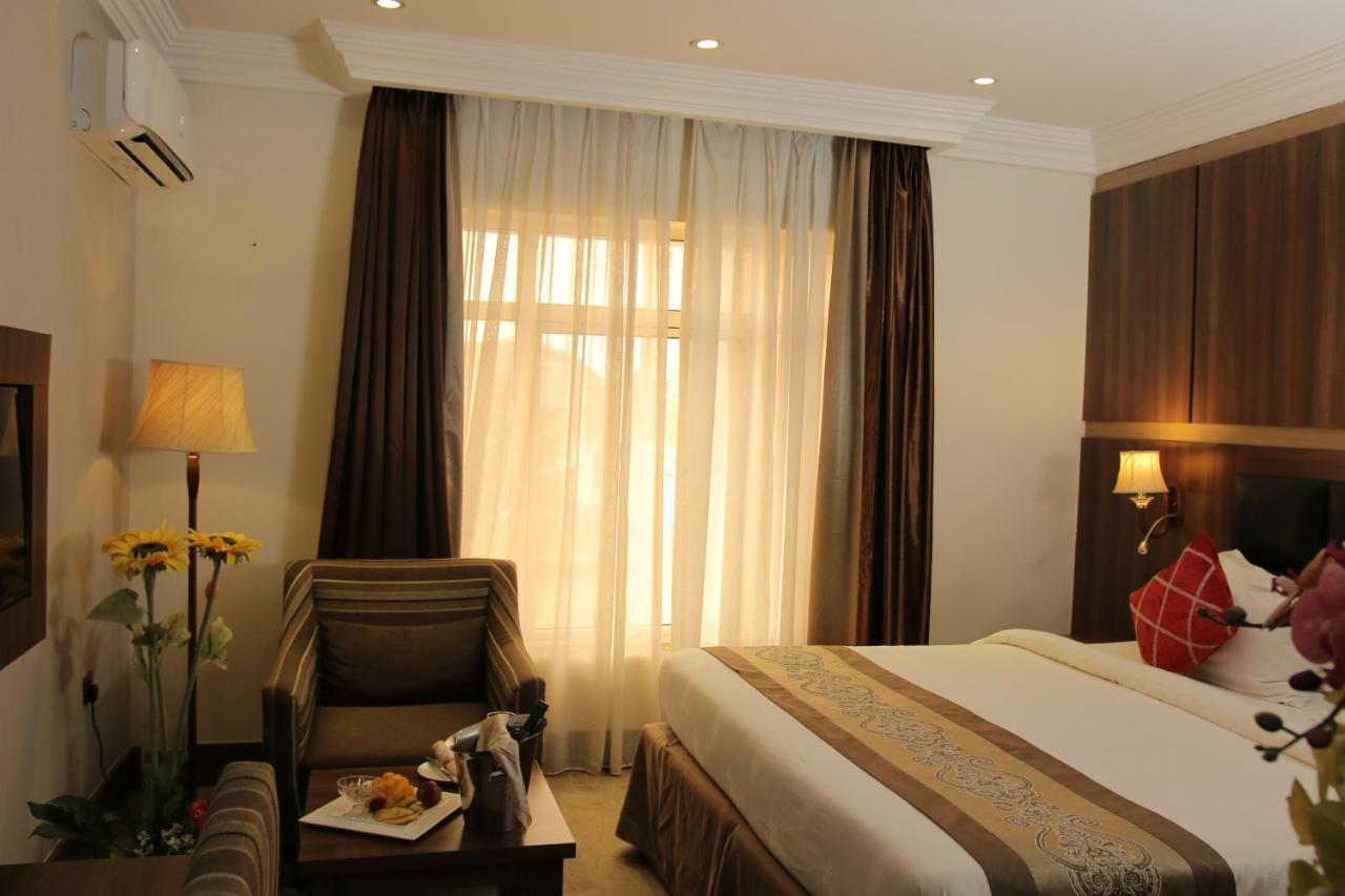 Grand Pela Hotel&Suites Abuja Exterior foto