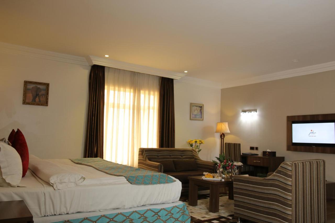 Grand Pela Hotel&Suites Abuja Exterior foto