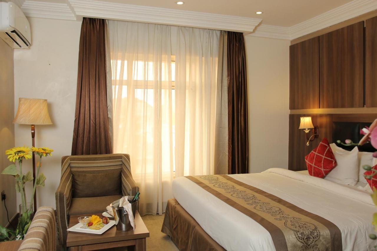 Grand Pela Hotel&Suites Abuja Exterior foto
