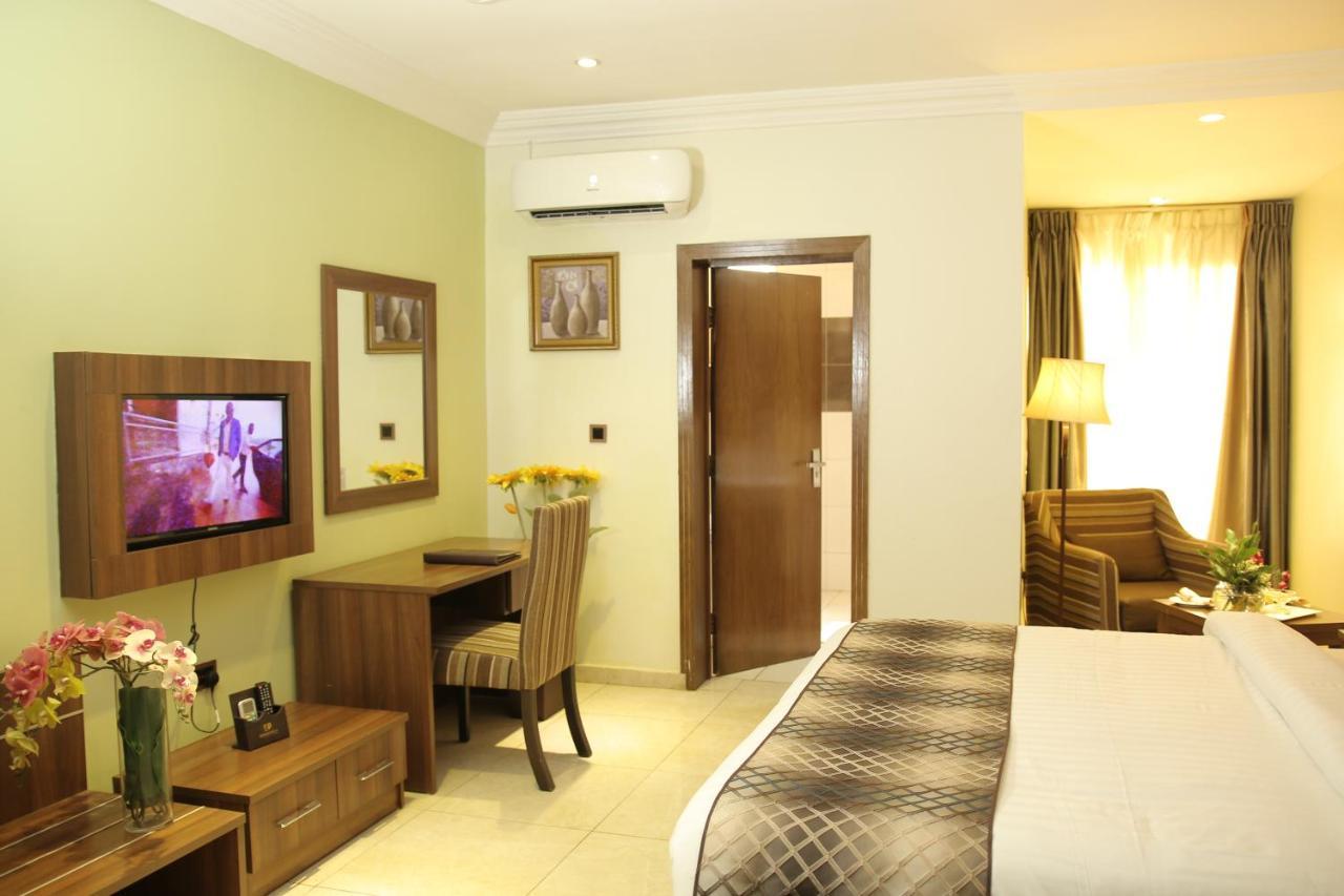 Grand Pela Hotel&Suites Abuja Exterior foto
