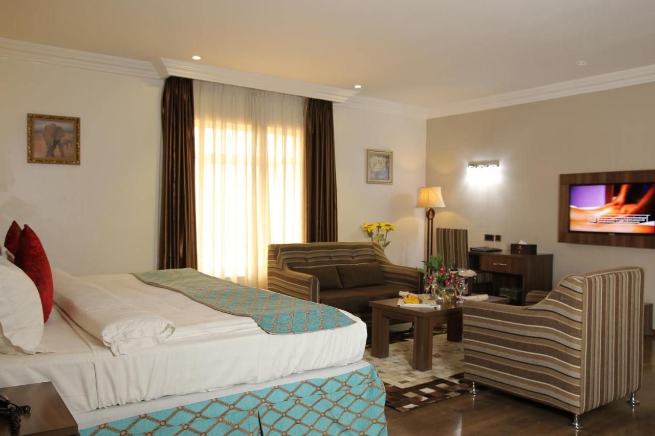Grand Pela Hotel&Suites Abuja Exterior foto