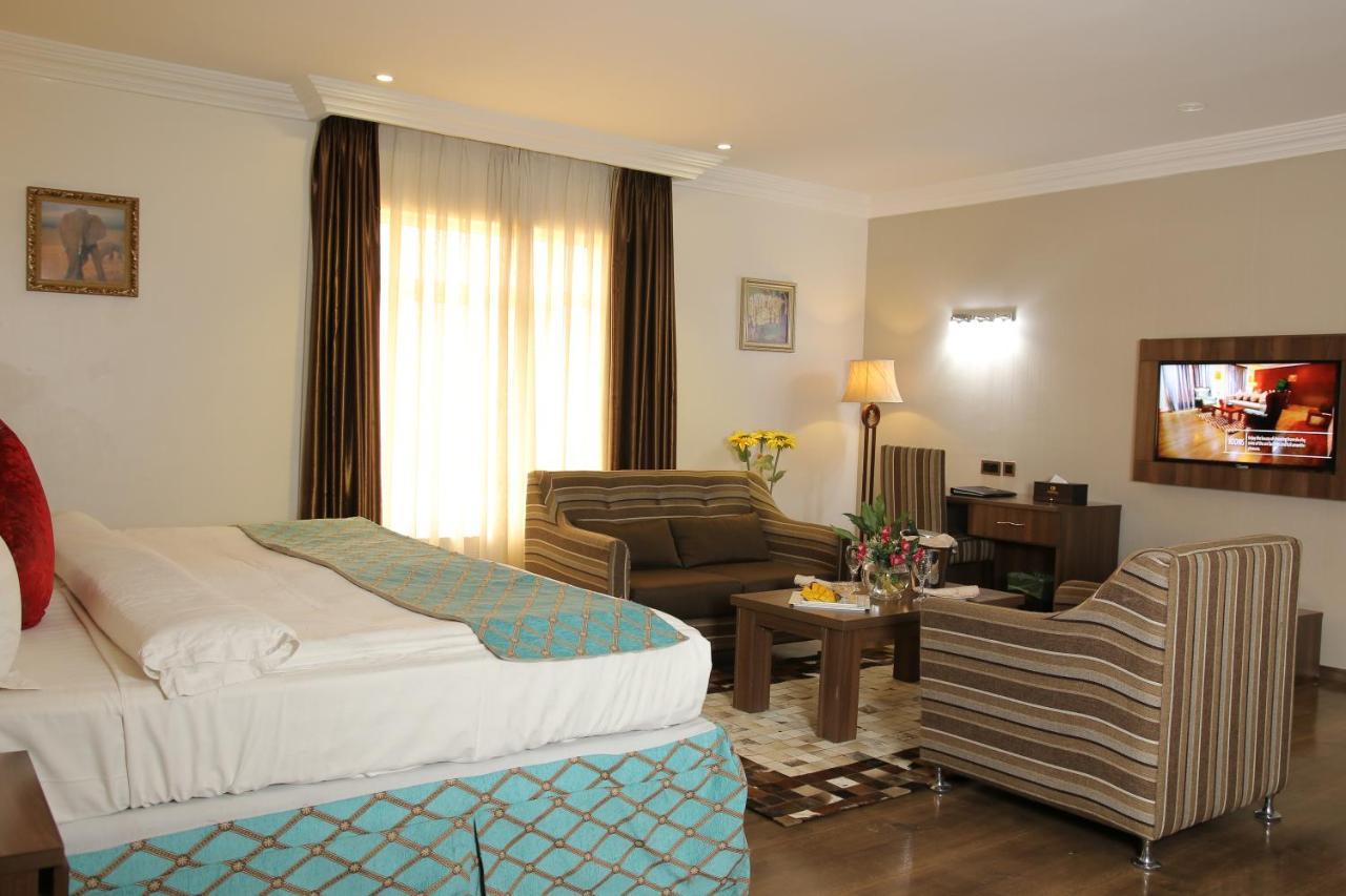 Grand Pela Hotel&Suites Abuja Exterior foto