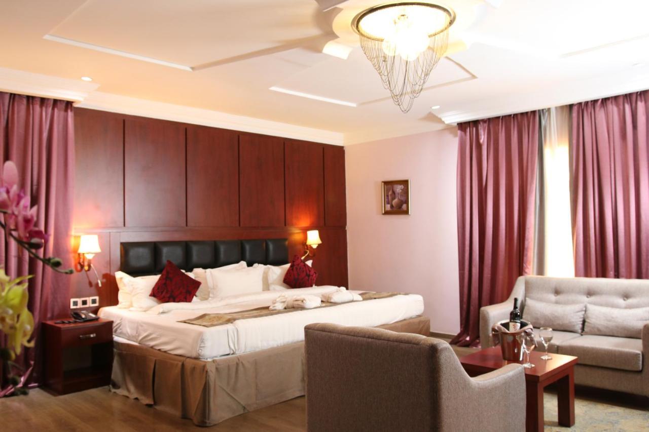 Grand Pela Hotel&Suites Abuja Exterior foto
