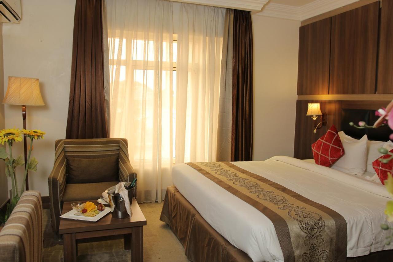 Grand Pela Hotel&Suites Abuja Exterior foto
